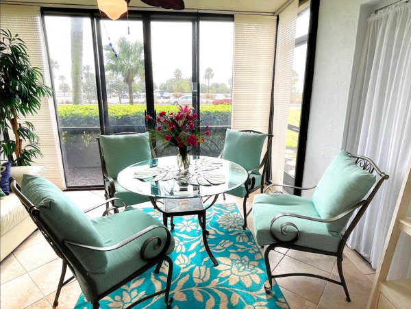 Luxurious Ground floor unit across the street from the beach